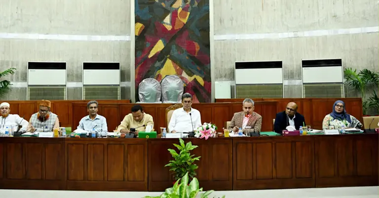 নারীদের কর্মক্ষেত্রে যাওয়ার জন্য আরও ১০০ বাস চালু হচ্ছে